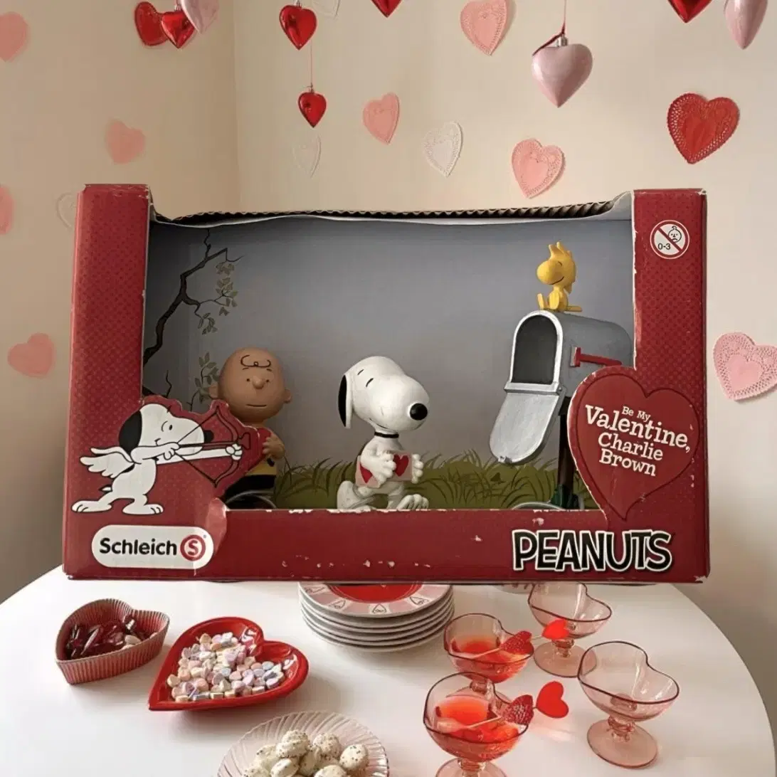 Schleich 2015 charlie brown valentines